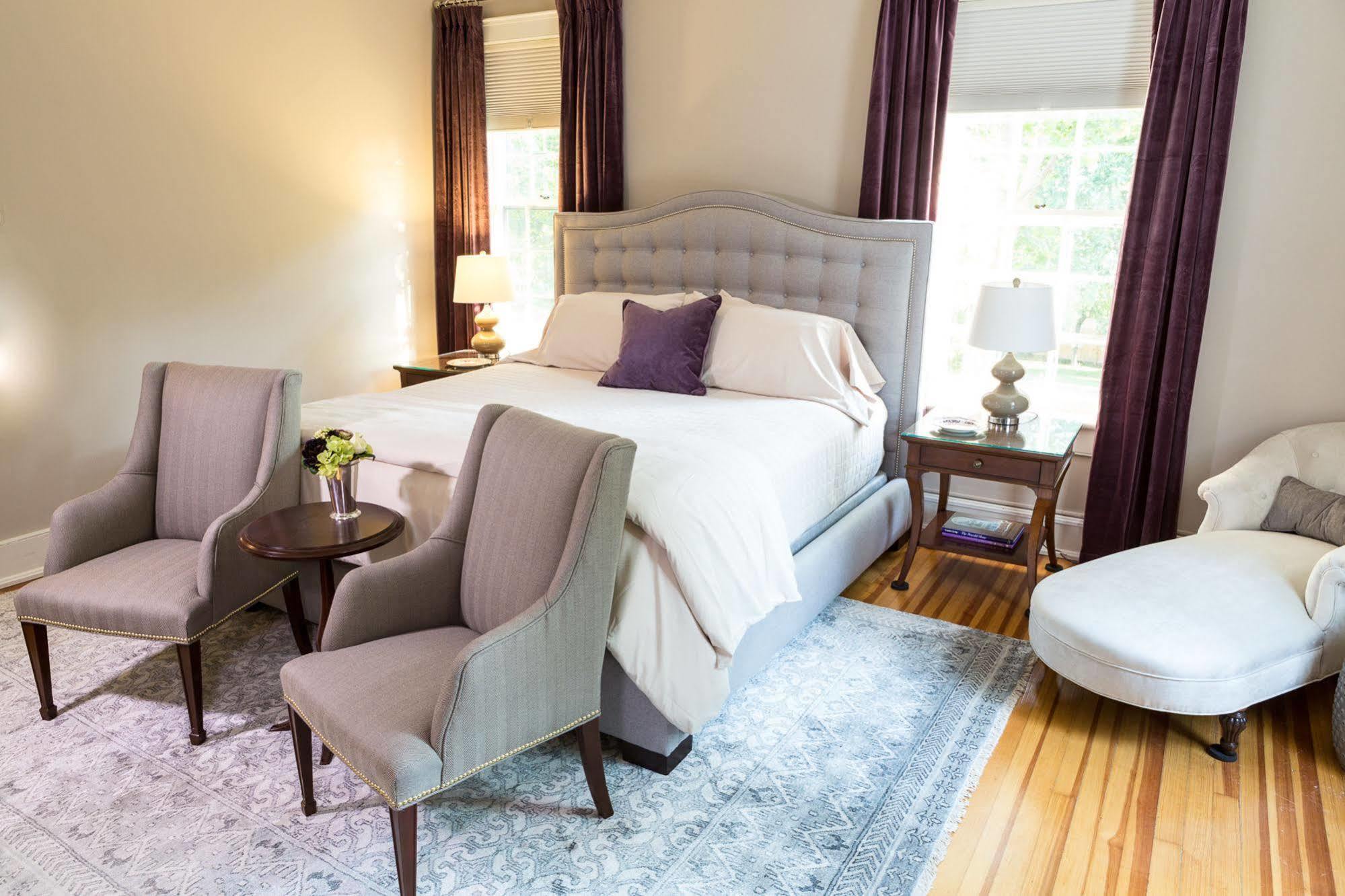 Stagecoach Hotel 5*